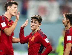 问鼎国际-德布劳内在加拿大队比赛中比分优势明显，比分优势明显引发热议！的简单介绍