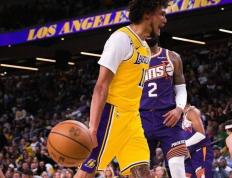 问鼎娱乐-包含詹姆斯在湖人比赛中出色防守，逆转引发热议！的词条