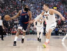 问鼎娱乐-包含NBA季后赛赛程吃紧，丹佛掘金冲刺阶段防线松动，气氛紧张，轮换策略成焦点的词条